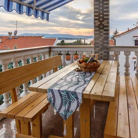 Apartman Mauro Малинска Экстерьер фото