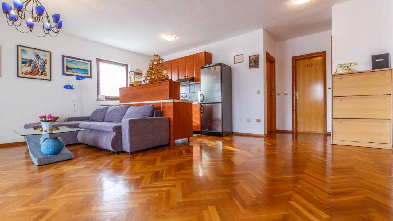 Apartman Mauro Малинска Экстерьер фото